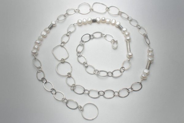 silver_pearl_textured_link_necklace_long_