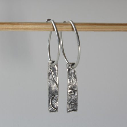 silver_oxidized_hoop_charm_earrings 4f